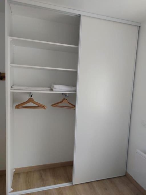 Le Cormoran Emplacement Ideal, Moderne Tres Equipe Thury-Harcourt-le-Hom Exteriör bild